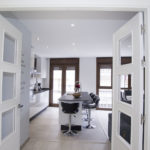 Salón comedor con puertas abatibles 180º