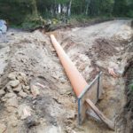 Preparado de tuberías en carretera obra pública